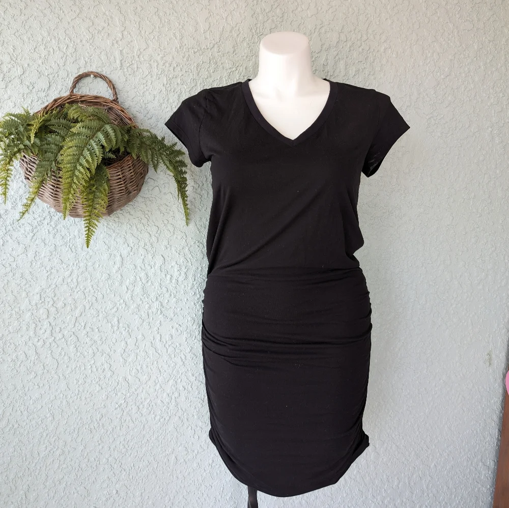 Athleta black v neck fitted sporty dress size L